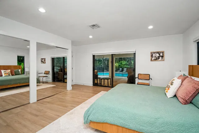 Residence photo 32