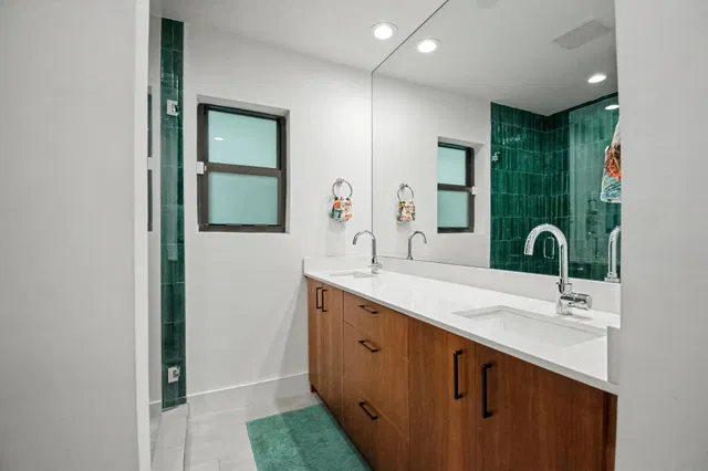 Residence photo 43