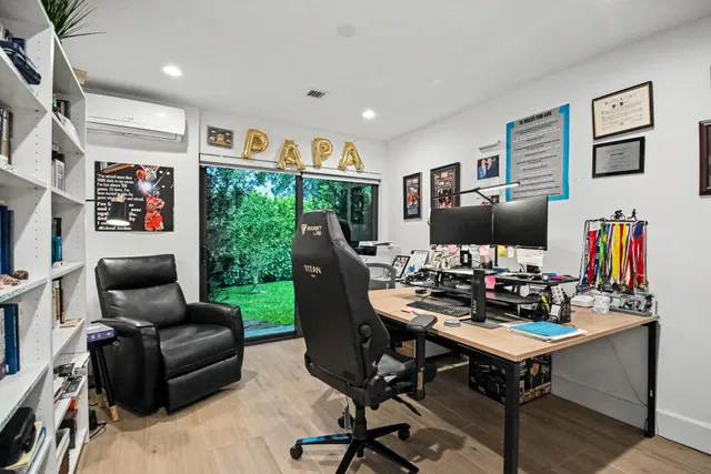 Residence photo 49