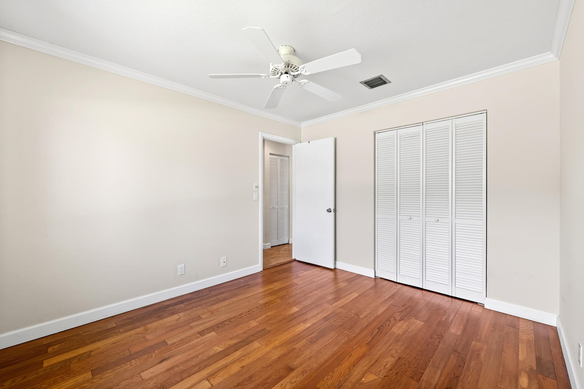 Residence photo 17