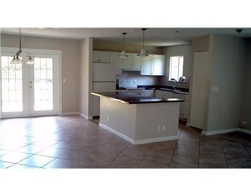  Residence photo 6