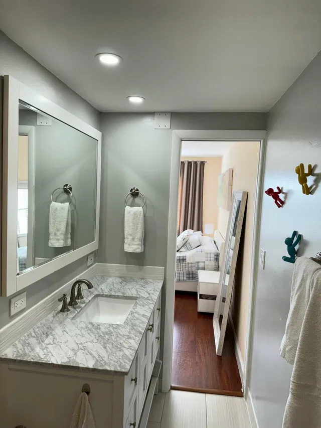 Unit 417 photo 7