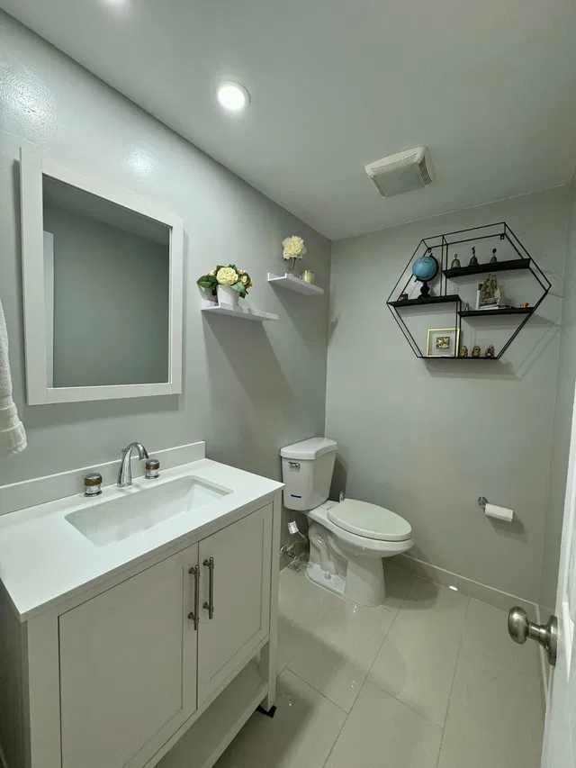 Unit 417 photo 8