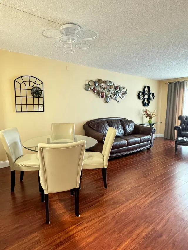 Unit 417 photo 14