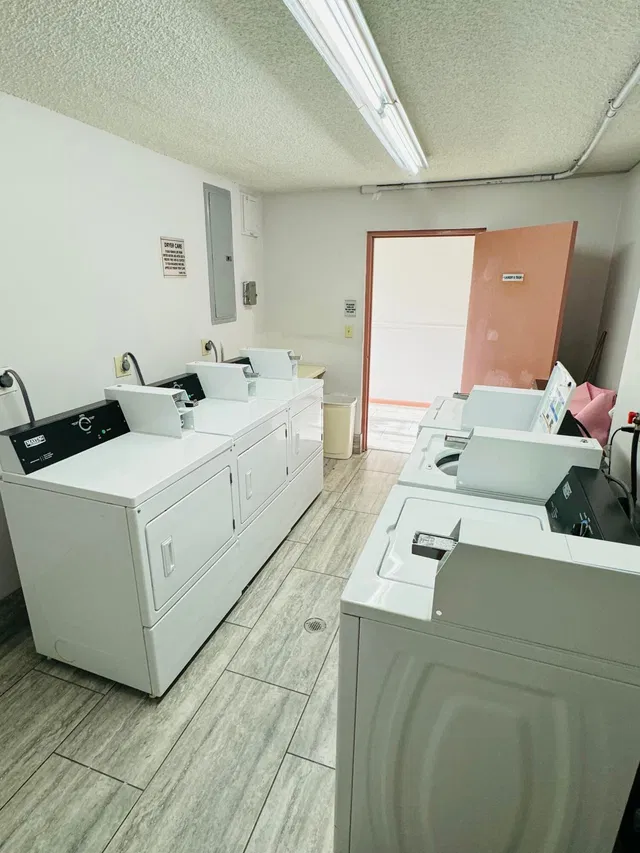 Unit 417 photo 20