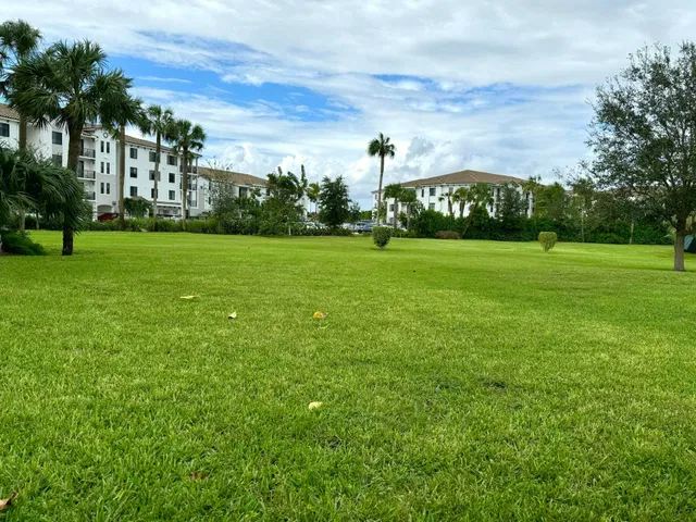 Unit 417 photo 23