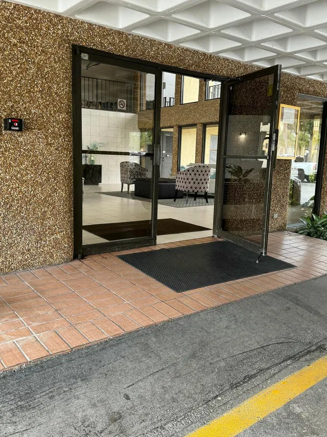 Unit 417 photo 26