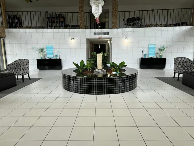 Unit 417 photo 27