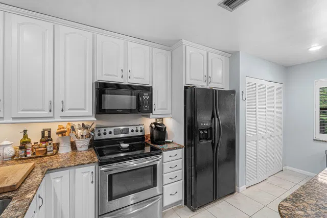  Unit 232a photo 17