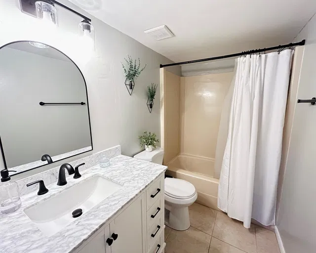  Unit A602 photo 18