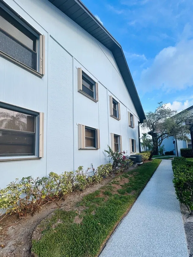  Unit A602 photo 24