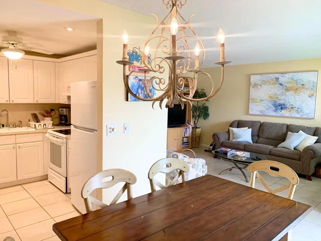 Residence photo 12