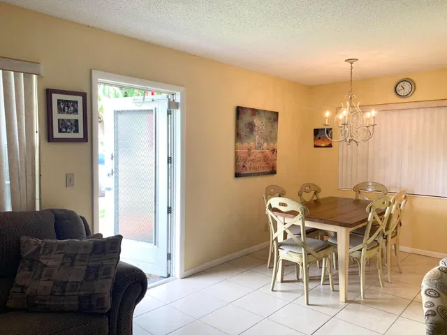 Residence photo 14