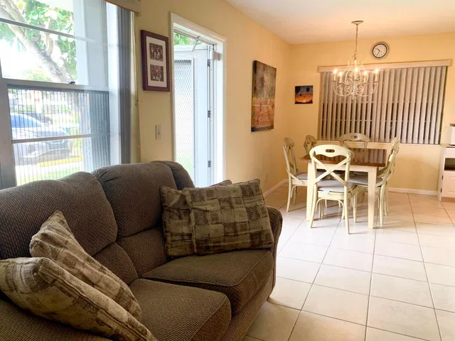 Residence photo 15