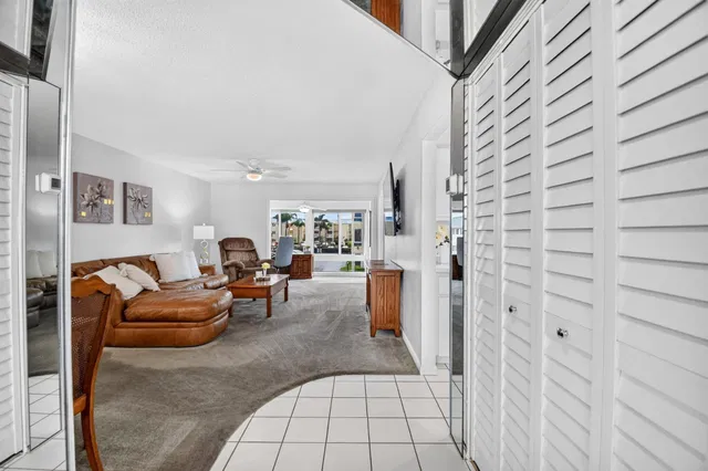 Unit 205 photo 4