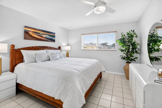 Unit 205 photo 8