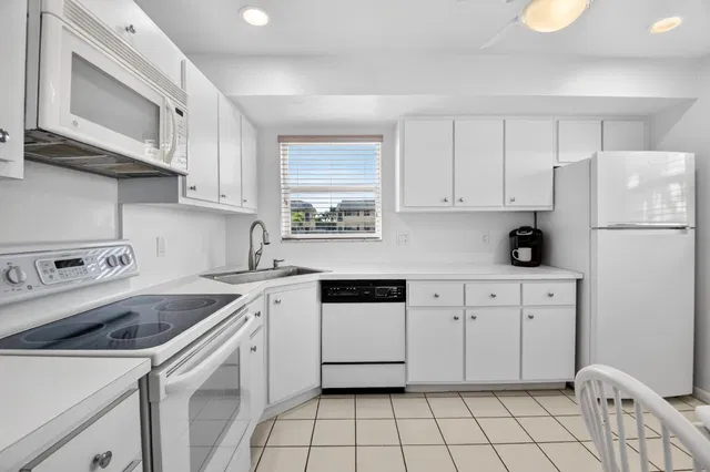 Unit 205 photo 15