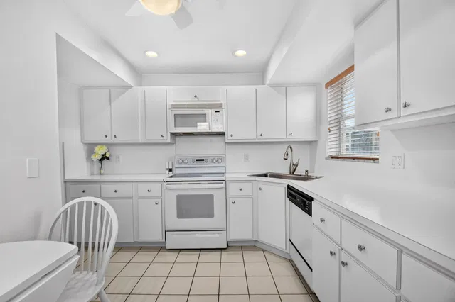 Unit 205 photo 17