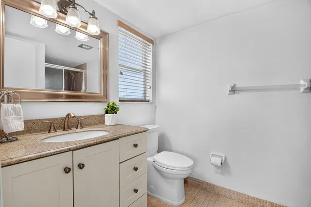 Unit 205 photo 31