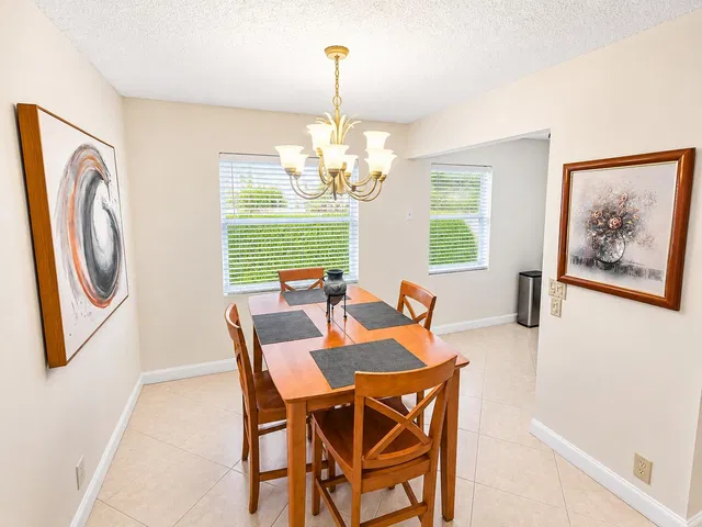  Residence photo 4