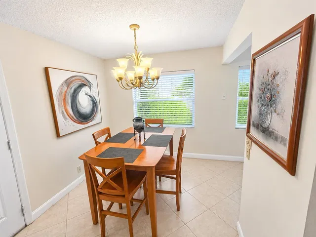  Residence photo 5
