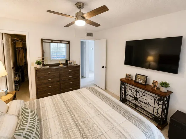  Residence photo 8