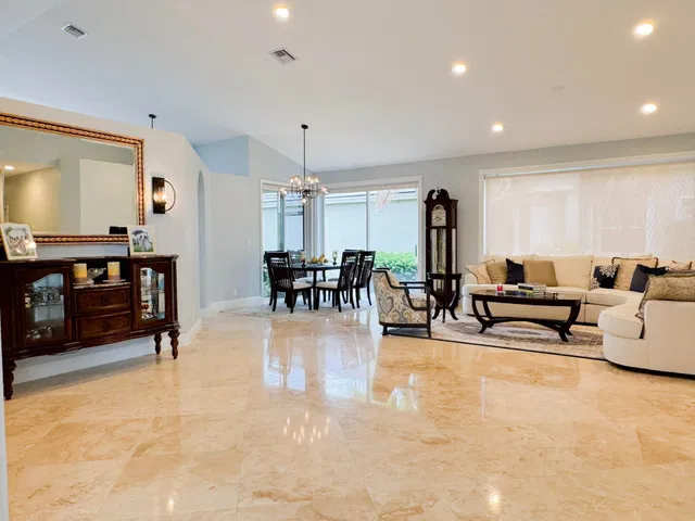  Residence photo 6