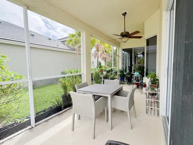  Residence photo 27