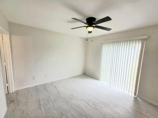 Residence photo 6