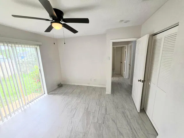 Residence photo 8