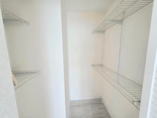 Residence photo 9