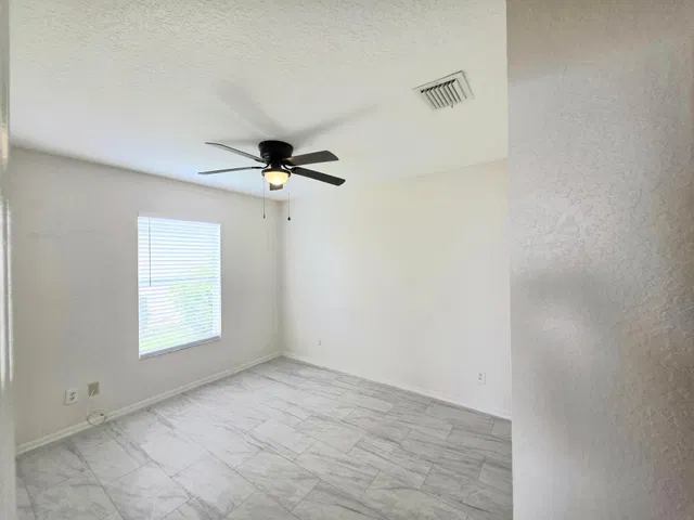 Residence photo 11