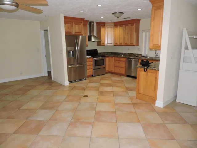  Residence photo 4