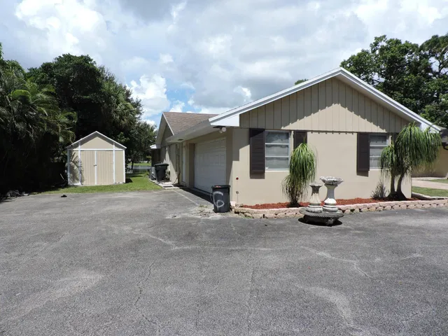  Residence photo 34