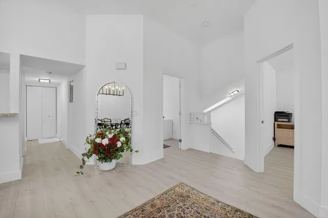 Unit 2020 photo 2
