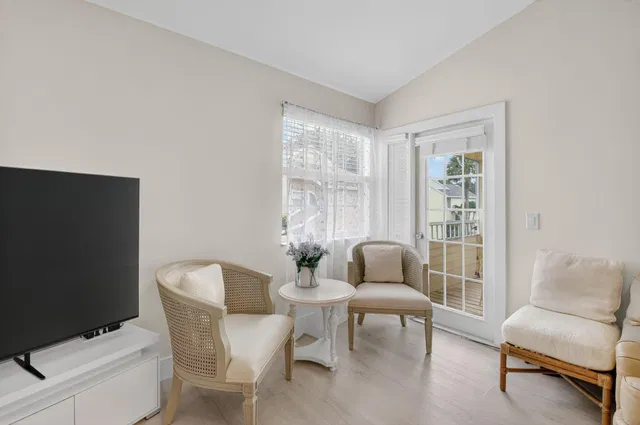Unit 2020 photo 11