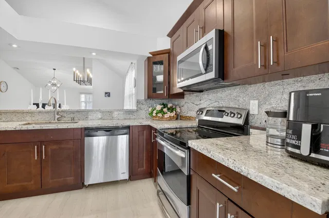 Unit 2020 photo 14