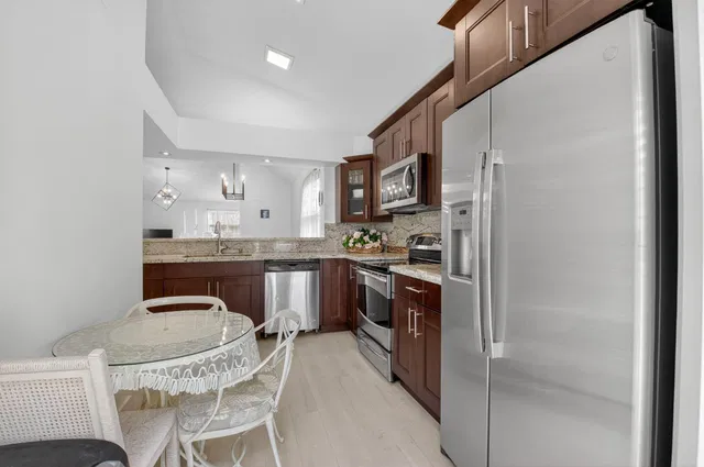 Unit 2020 photo 16