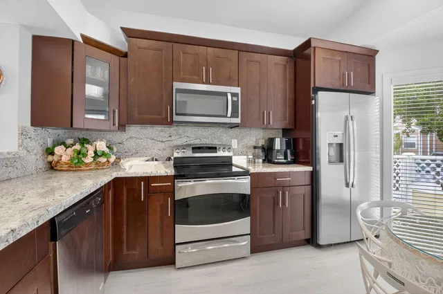 Unit 2020 photo 18