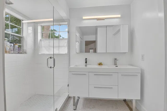 Unit 2020 photo 23