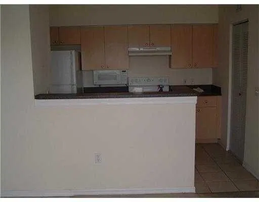  Unit 306 photo 4
