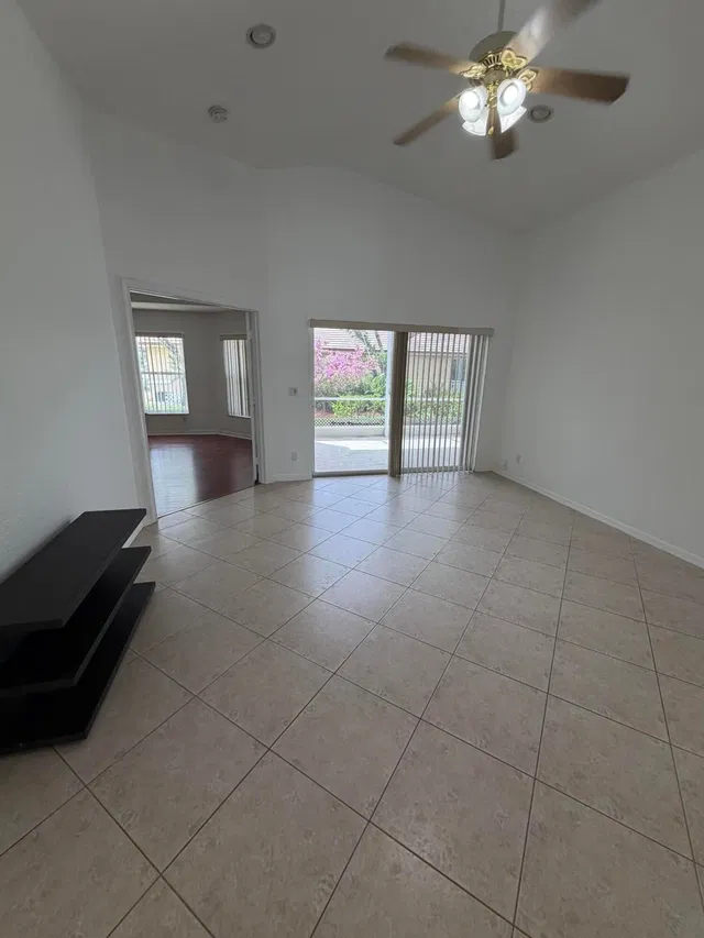 Residence photo 9