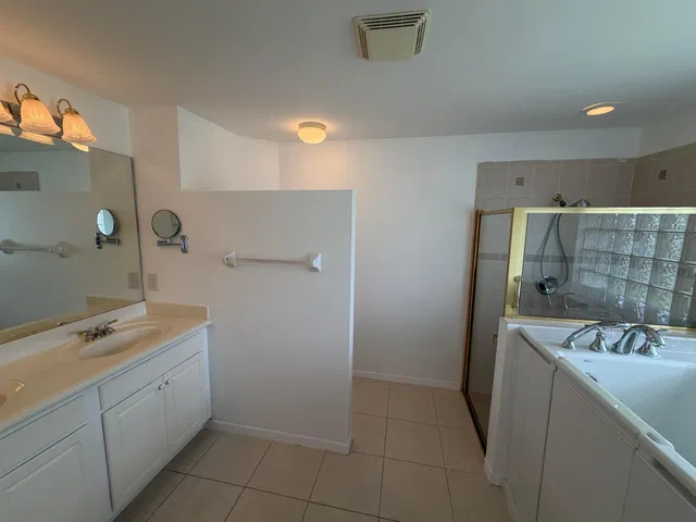 Residence photo 12