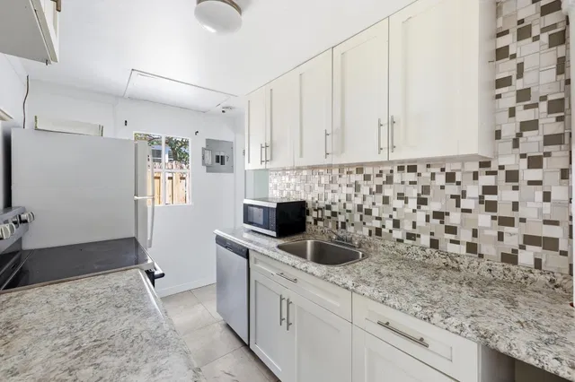 Residence photo 30