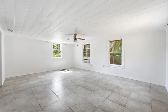 Residence photo 32