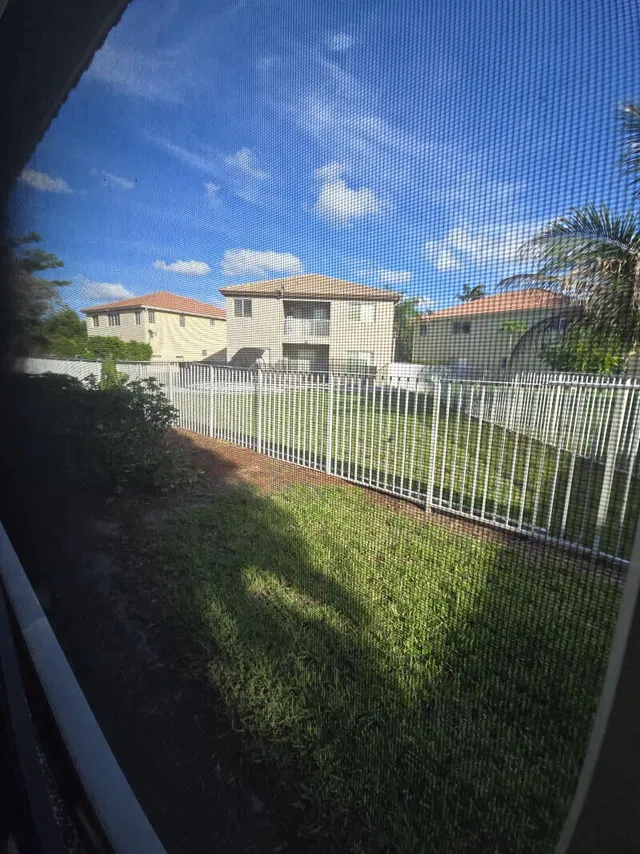  Residence photo 5