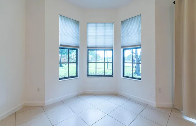Residence photo 12