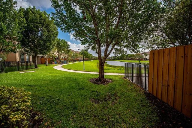 Residence photo 30