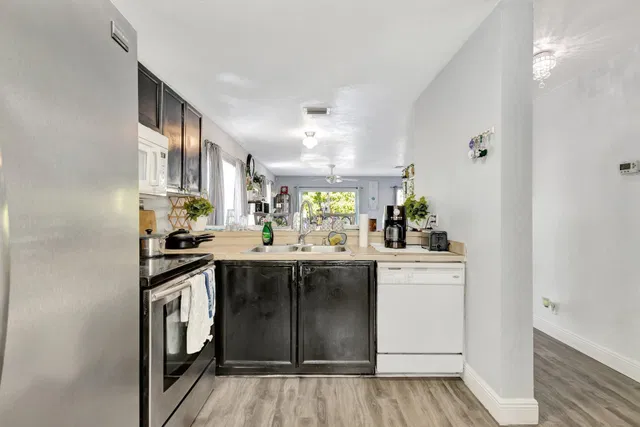 Residence photo 5