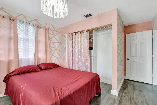 Residence photo 30